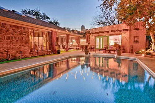 6 Mi to Texas Tech: Studio w/ Shared Pool & Grill