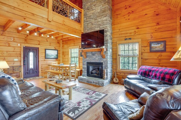 Interior - 4 Mi to Dtwn Blowing Rock! Family Haven w/ Hot Tub (Blowing Rock)
