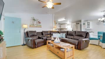 House (2 Bedrooms) | Interior