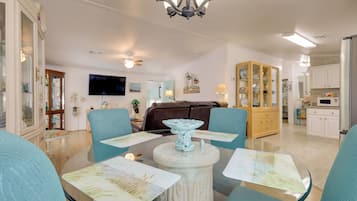House (2 Bedrooms) | Interior