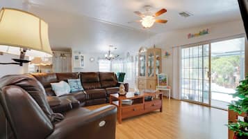 House (2 Bedrooms) | Interior