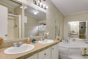 House (2 Bedrooms) | Interior - Paddle on the River! Waterfront Retreat in Stuart (Stuart)