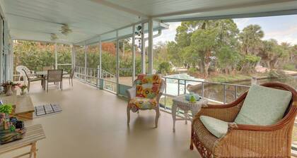 Paddle on the River! Waterfront Retreat in Stuart