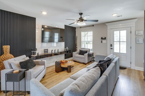 Steps to Boardwalk & Beach! Stylish Biloxi Home