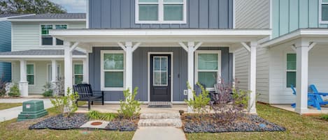 House (3 Bedrooms) | Front of property