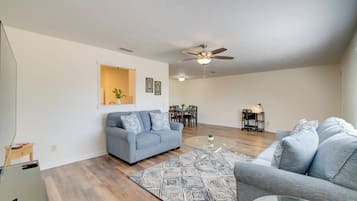 House (2 Bedrooms) | Interior