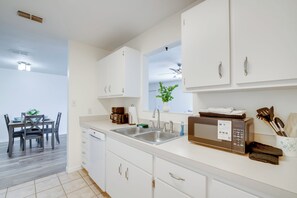 Interior - Steps From Crystal River: Crystal River Getaway! (Crystal River)