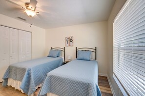 House (2 Bedrooms) | Interior - Steps From Crystal River: Crystal River Getaway! (Crystal River)