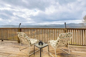 Interior - 'point of View' Hilltop Sanctuary in Brevard (Brevard)