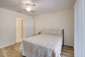 Apartment (2 Bedrooms) | Interior - Hike, Fish & Scallop Near Three Sisters Springs (Crystal River)