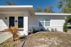 Apartment (2 Bedrooms) | Interior - Hike, Fish & Scallop Near Three Sisters Springs (Crystal River)