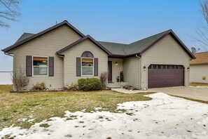 House (4 Bedrooms) | Interior - Luxe Hideaway on Houghton Lake: Families Welcome! (Houghton Lake)