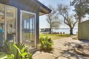 House (3 Bedrooms) | Interior - 'the Lake House' w/ Dock & Patio in Livingston (Livingston)