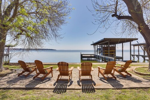 'the Lake House' w/ Dock & Patio in Livingston