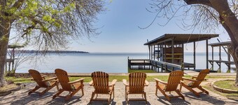 'the Lake House' w/ Dock & Patio in Livingston