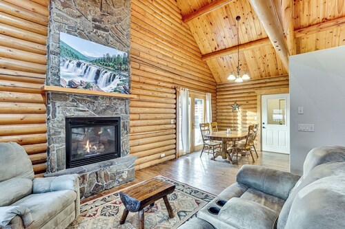 Walk to Main St! Modern Sturgis Cabin w/ Yard