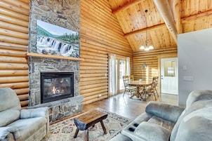 House (5 Bedrooms) | Interior