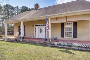 House (3 Bedrooms) | Interior - Explore Gulf Coast & Beyond! Home w/ Yard & Games (Long Beach)