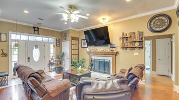 House (3 Bedrooms) | Interior