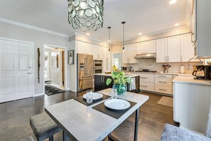 House (3 Bedrooms) | Interior - Endless Fun! Family Home w/ Spacious Yard in Clive (Clive)