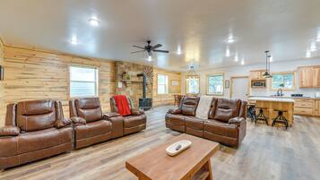 House (2 Bedrooms) | Interior