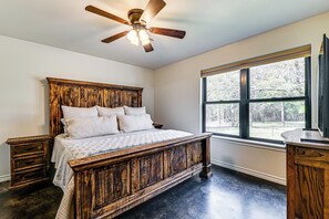 Interior - Private 60-acre Retreat Near Lake Murray & Texoma (Marietta)