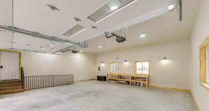 Mountain Retreat By the River: Star Valley Getaway