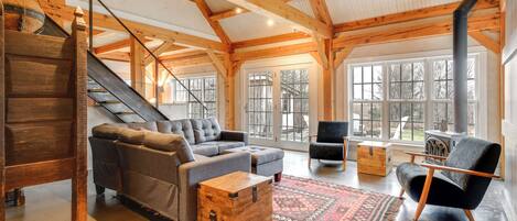 House (4 Bedrooms) | Interior