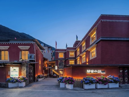 Fachada del alojamiento. Jiuzhaigou Bijia Boutique B&B