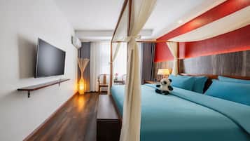 Traditional Double Room, 1 King Bed, Non Smoking, Mountain View