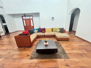Interior - Mara Villa Katunayake (Katunayake)