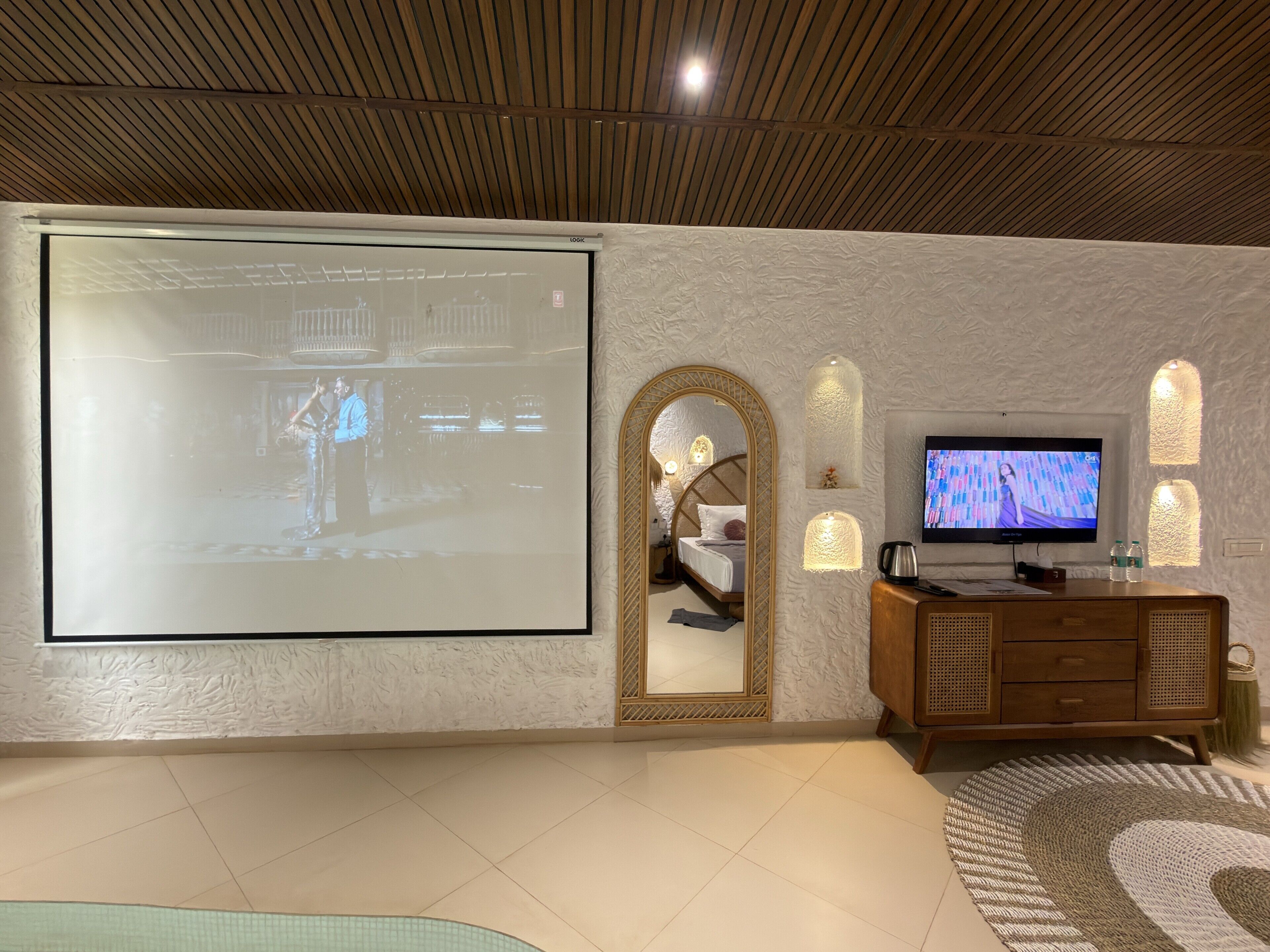 Honeymoon Cottage, Partial Lake View