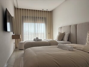 2 bedrooms, iron/ironing board, free WiFi, bed sheets - 🌟 Sumptuous 2 Bedroom Design Apartment with Pool - Luxury & Serenity (Marrakesh)