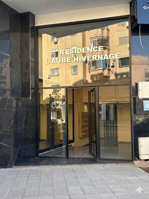 Exterior detail - 🌟 Sumptuous 2 Bedroom Design Apartment with Pool - Luxury & Serenity (Marrakesh)