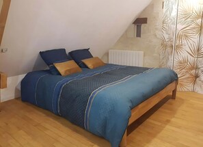 Room - Guest House 'La Lizardiere Des Landes' with Shared Pool, Shared Garden and Wi-Fi (La Flèche)