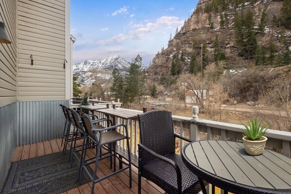Outdoor dining - New Listing! River Front Mountain Views | Air Conditioning | Pet-friendly (Ouray)