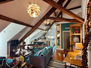 Living area - Premium One Bedroom Studio 9 with Rooftop Terrace (Lisboa)