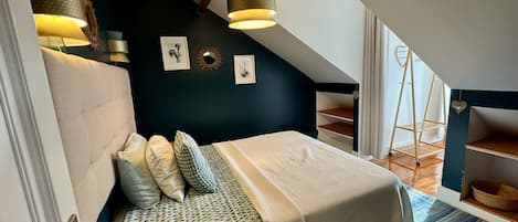2 bedrooms, iron/ironing board, Internet