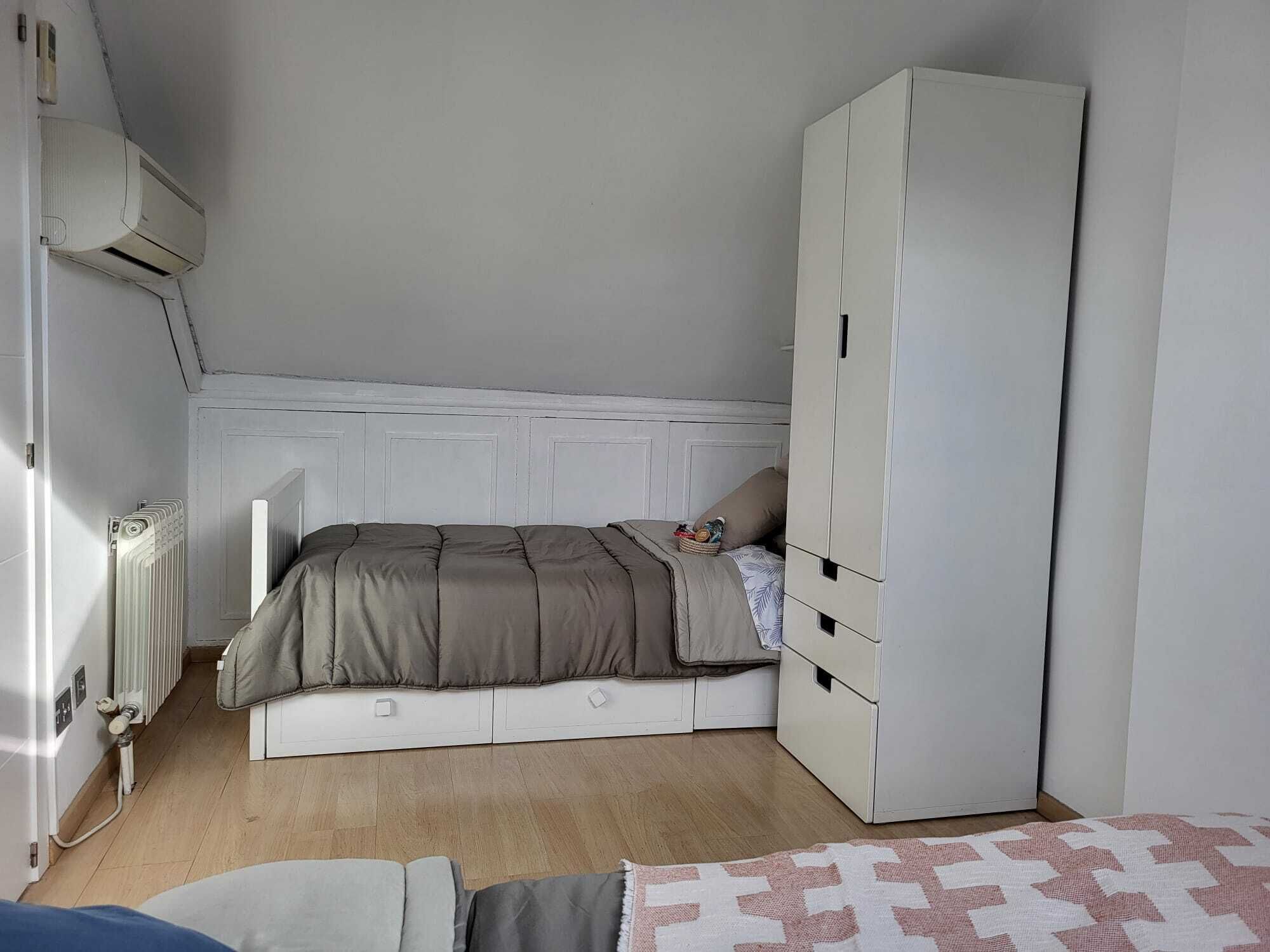 Kahden hengen perushuone, useita sänkyjä, tupakointi kielletty