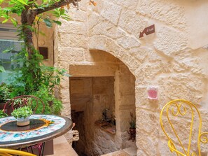 Interior - Deluxe Room With Balcony (Rabat)