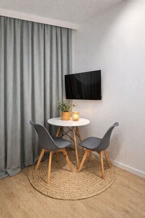 Dining - Apartamenty Styczyńskiego 2 (Katowice)