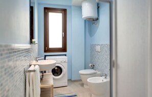 Dusche, Haartrockner, Bidet
