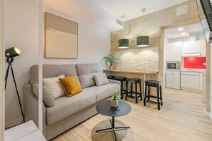 Căn hộ Deluxe, quang cảnh sân vườn | Khu phòng khách