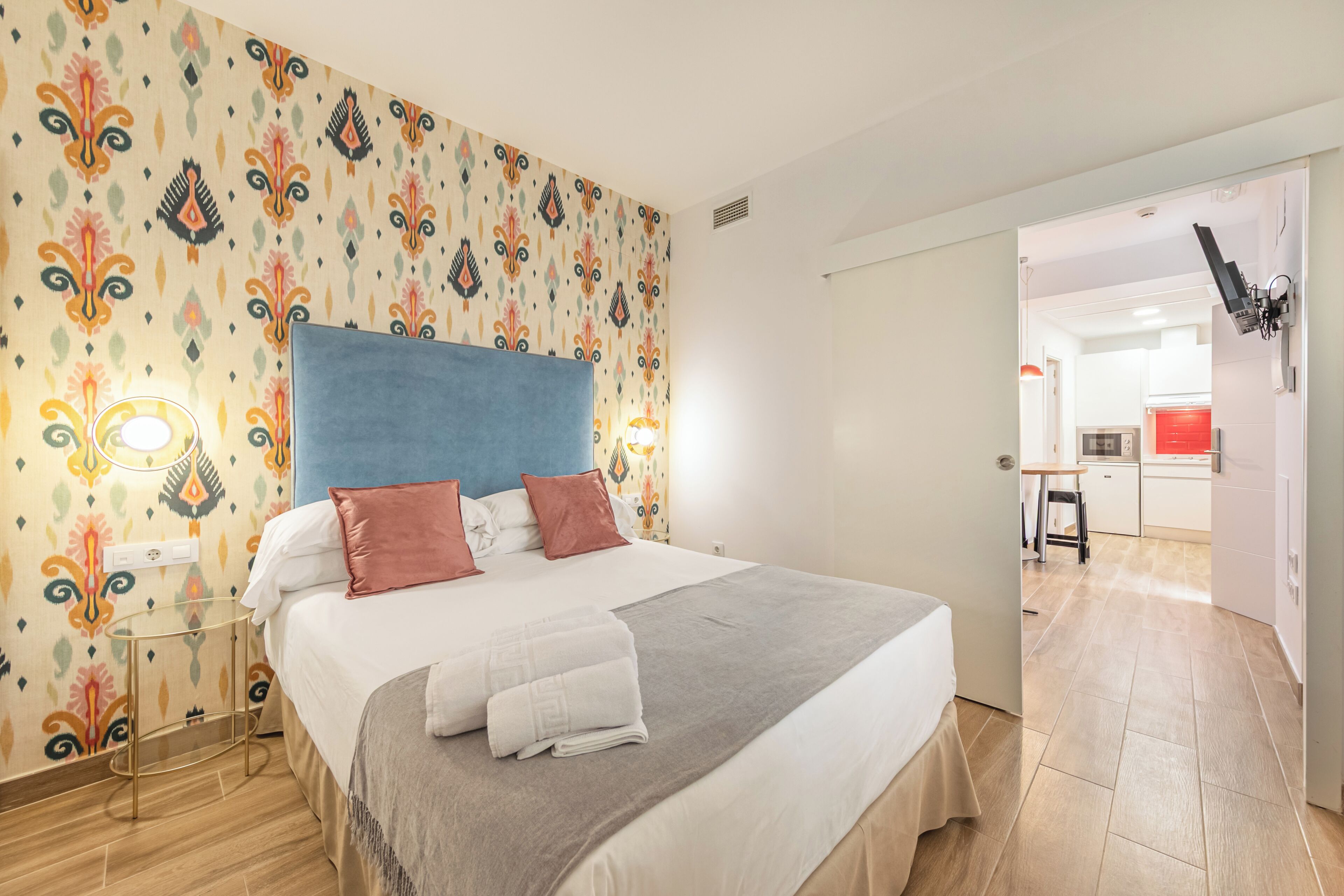 Deluxe Apartment, Courtyard View