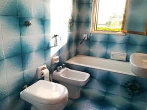 Doccia, asciugacapelli, bidet