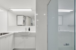 Shower - Kings Beach Ocean Retreat With Pool Access (Kings Beach)