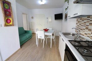 Dining - Beautiful private villa for 4 guests with WIFI, A/C and TV (Otranto)