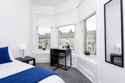 Family-Ready Apt for Work & Couples