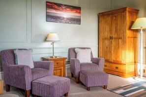 Interior - The Bowling Green  Sea Views in Central Seaton (Seaton)