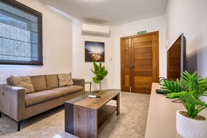 TV - Modern Maisonette in Central Location KARP1-2 (San Gwann)